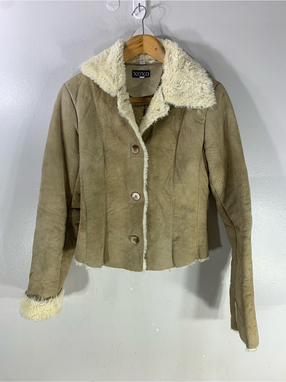 M

Vintage XOXO Genuine Leather Shearling Lined Jacket Women’s M Tan Cropped